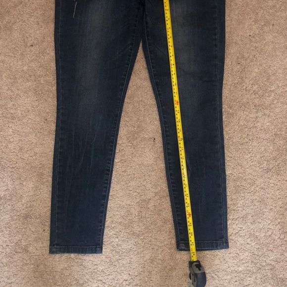Justfab NWT Blue Jeans Skinny Leg Pants, Size 30"/ Large - Picture 9 of 9